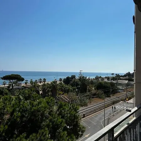 A Primera Linea De Mar Apartment